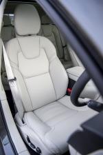 Volvo V60 D4 Cross Country 2019 года (UK)